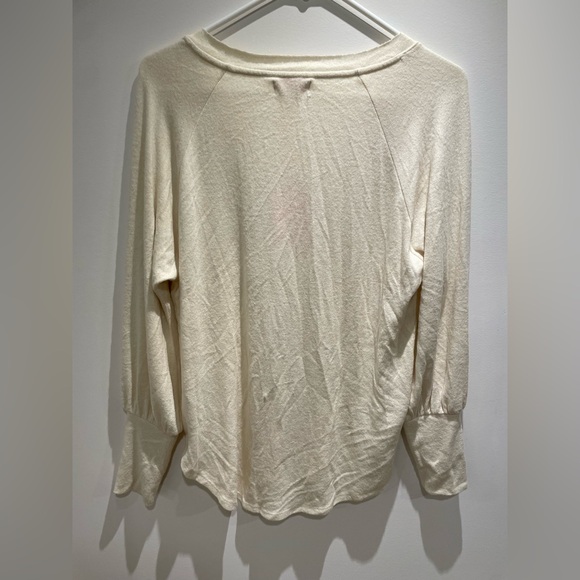 Knox Rose Cream V-Neck Women's Blouse - Picture 6 of 6